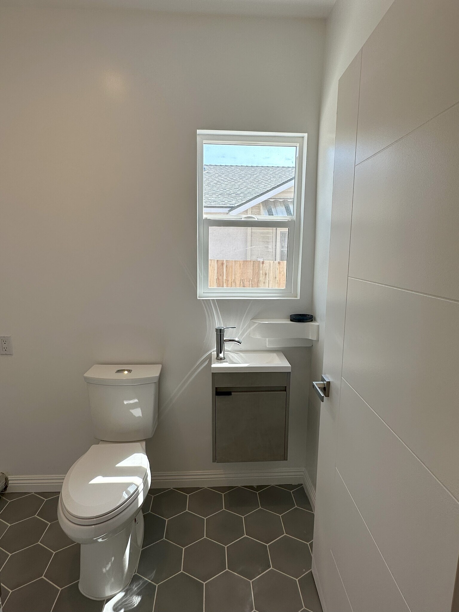 Bathroom - 513 Archwood Pl