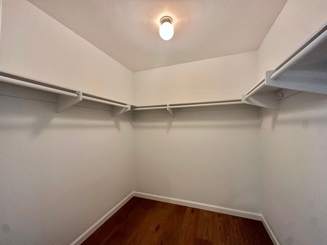 Building Photo - Newly Remodeled 2 Bedroom 2 Bath Near UTC ...