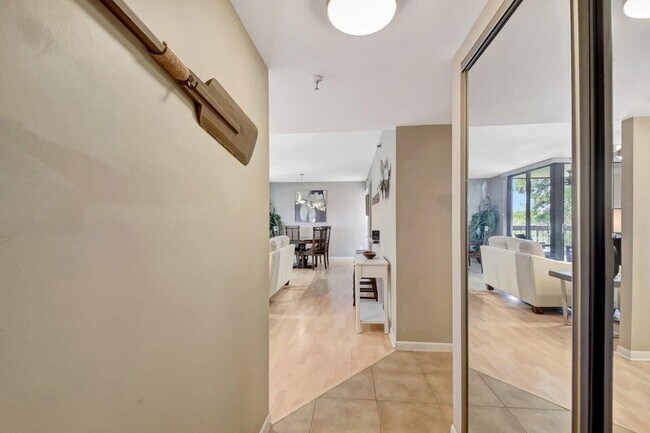 Building Photo - 950 Lavers Cir