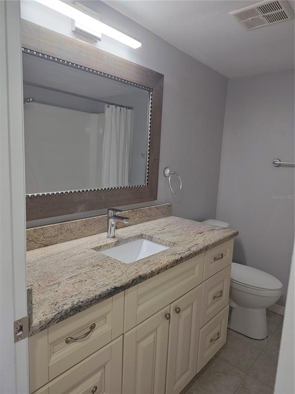 Building Photo - 2525 W Bay Dr