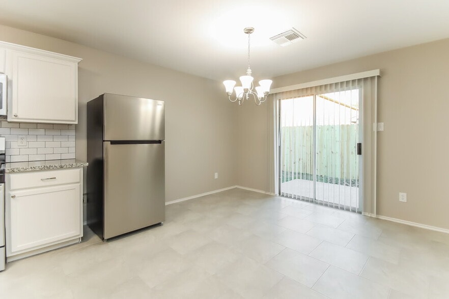 Building Photo - 14435 Acuna Ln