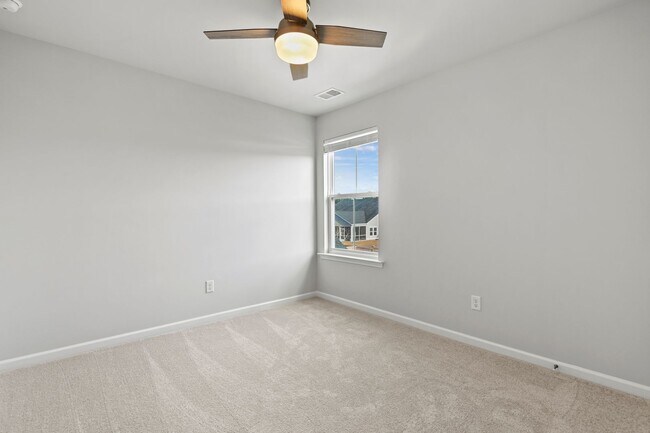 Building Photo - 3 Bedroom, 2.5 Bathroom Home in Summers Corner - Summerville