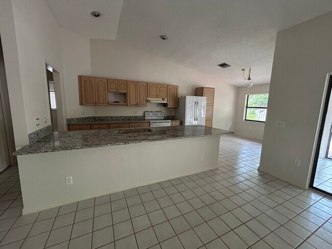 Building Photo - 4137 Woodview Dr