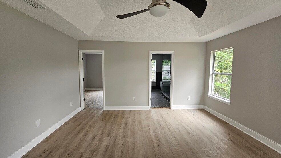 Building Photo - 13983 Summer Breeze Dr