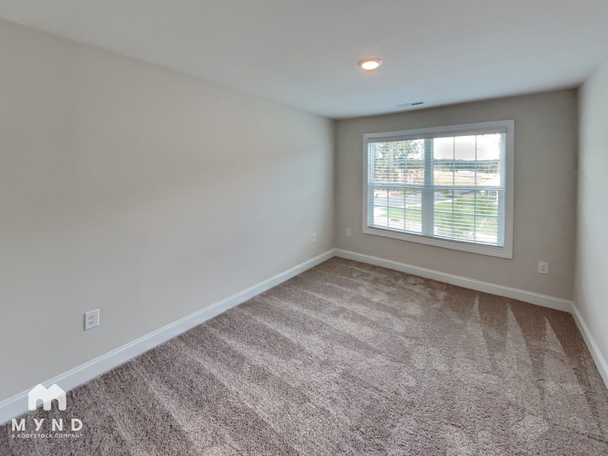 Building Photo - 102 Sina St