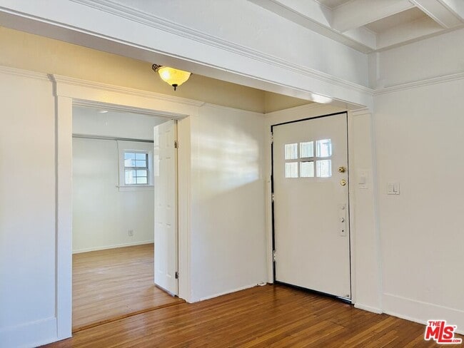 Building Photo - 2130 W 29th Pl