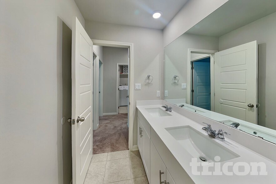 Building Photo - 5806 Nyla Wy
