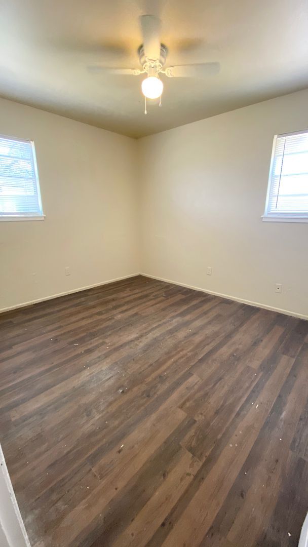 Building Photo - $0 First Month's Rent / $0 Deposit at Move-in