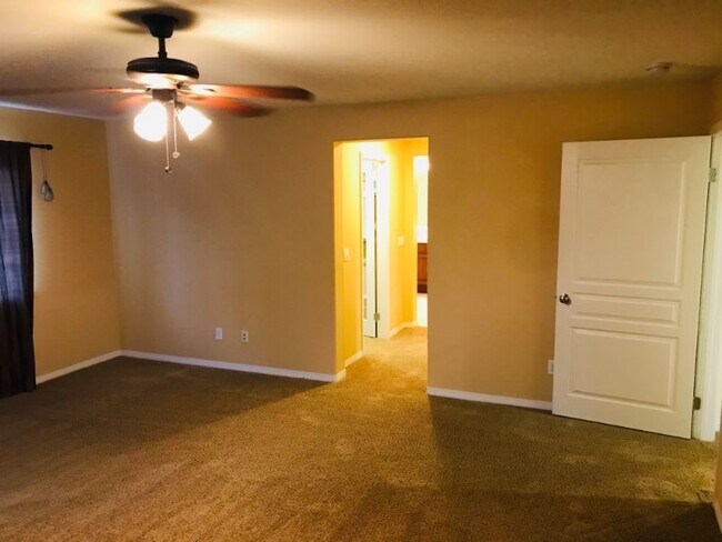 Building Photo - 45611 Basswood Ct