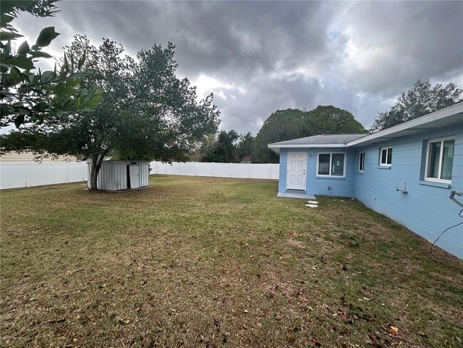 Building Photo - 21570 SW Raintree St