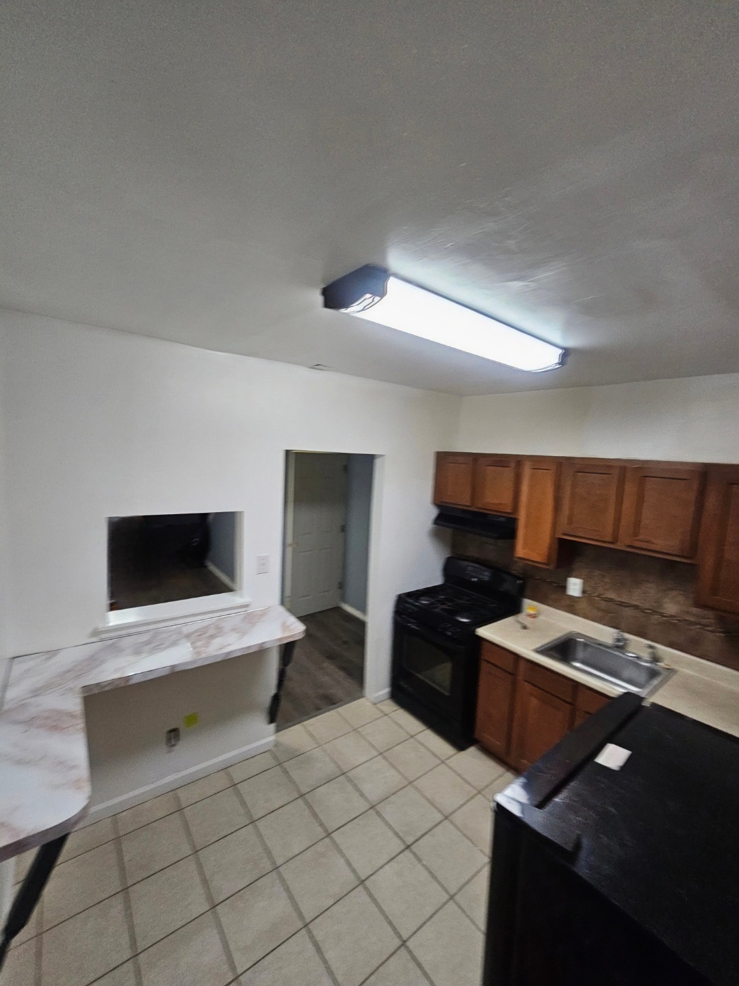 Kitchen - 1122 N Lombard St