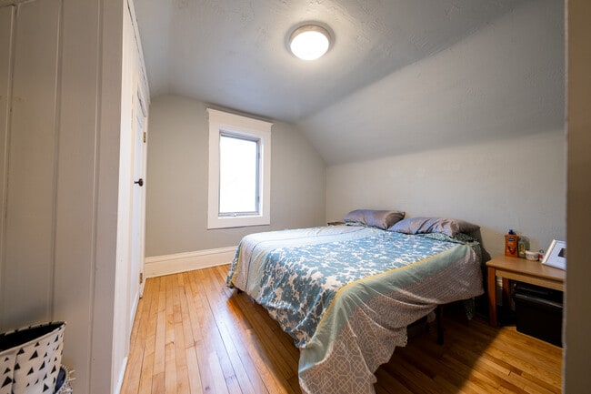 Building Photo - 2601 E 38th St