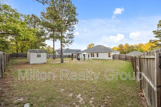 Building Photo - 111 Angel Oak Dr