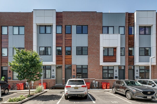 Building Photo - 322 Potts St