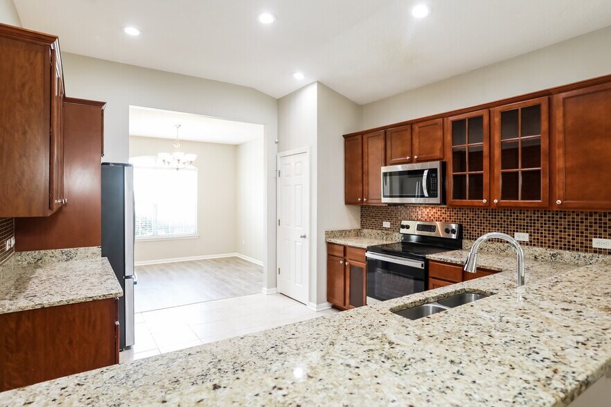Building Photo - 9565 Bembridge Mill Dr