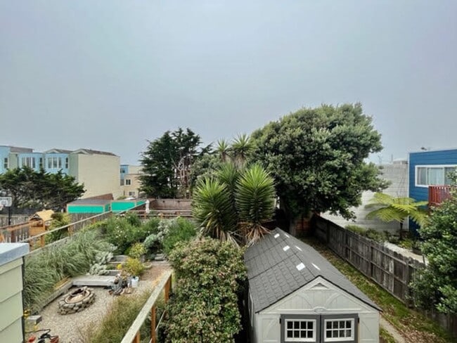 Building Photo - Whimsical 2BR/1BA, Outer Parkside Gem and Dog Friendly! FURNISHED Flexible Lease Term