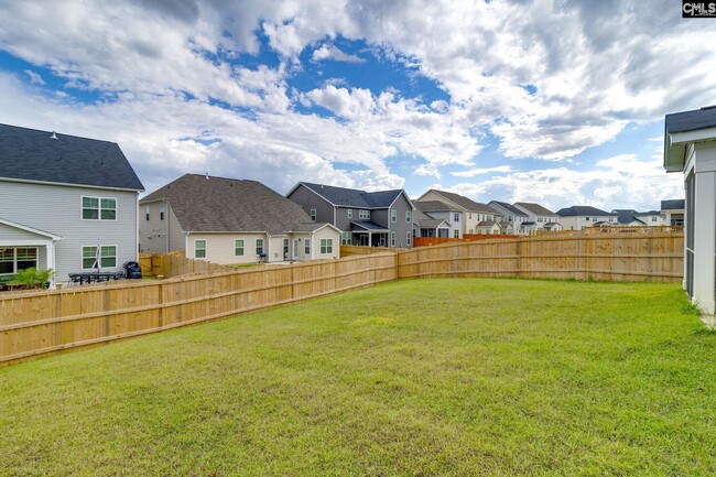Building Photo - 322 Underhill Dr