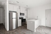 Building Photo - 1032 Palm Dr