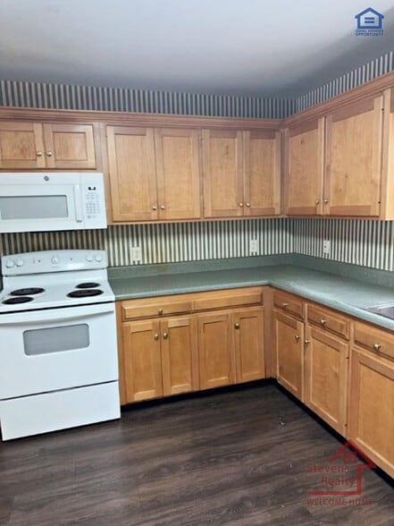 Building Photo - 3947 Webb Oaks Ct