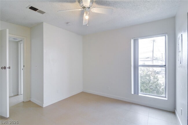 Building Photo - 2981 Country Manor Ln