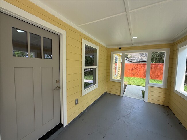 Building Photo - 4843 Culmore Dr