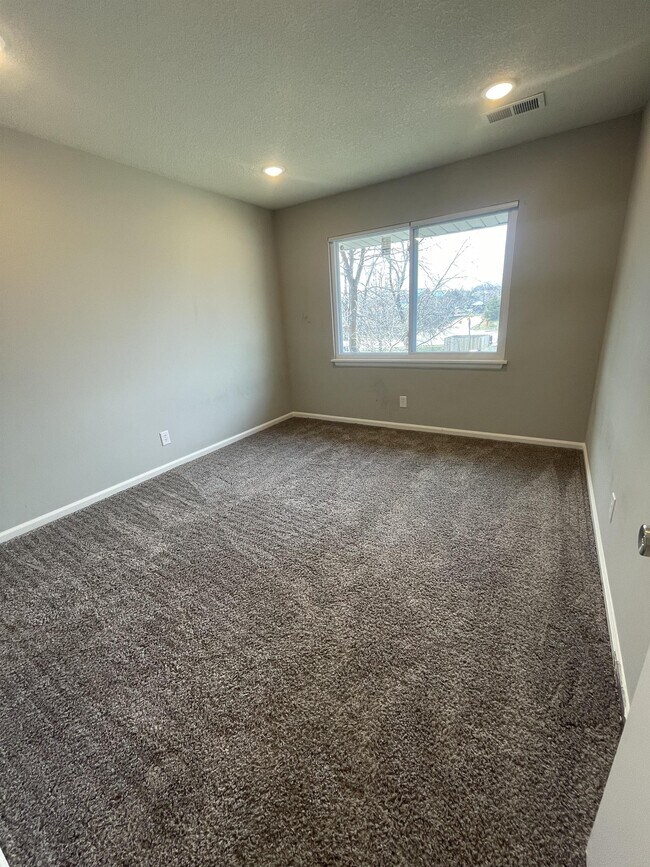 Building Photo - 1200 NW Hwy 7