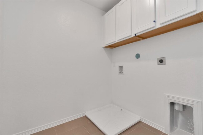 Building Photo - 2834 Scanlan Mdw