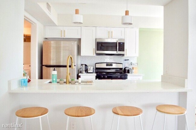 Building Photo - 1307 Southport Dr