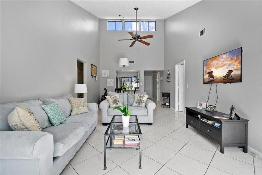 Building Photo - 12875 Spinnaker Ln