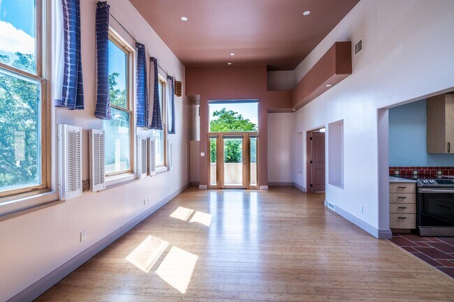 Building Photo - 3600 Cerrillos Rd