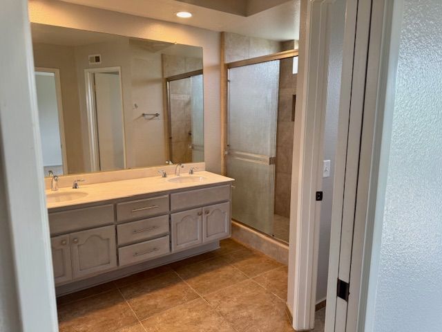Building Photo - 6991 Sandcastle Dr