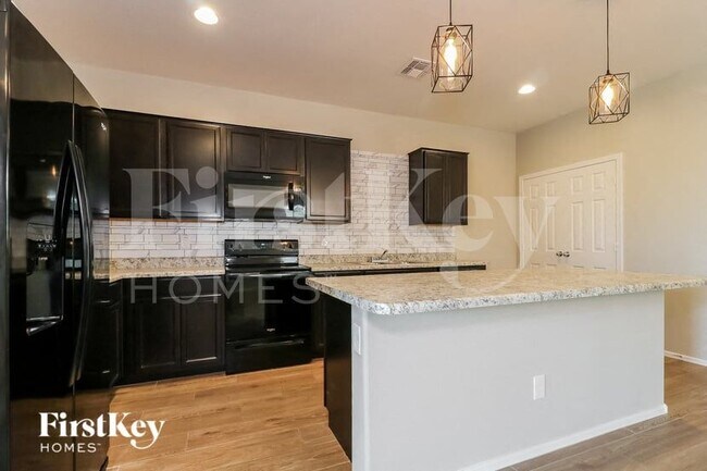 Building Photo - 17565 W Villa Chula Ln