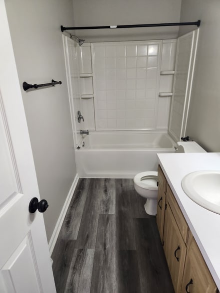 Building Photo - 2200 Harsh Ave SE