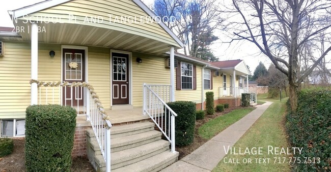 Primary Photo - 307 N School Pl
