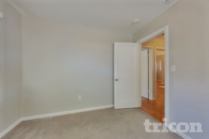 Building Photo - 463 Park Ave