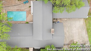 Building Photo - 9319 Oak Ledge Dr