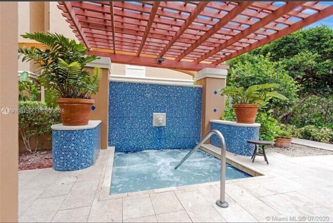 Building Photo - 19999 E Country Club Dr