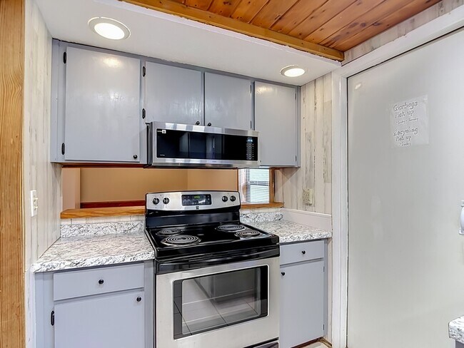 Building Photo - 5602 Ashley Oaks Dr