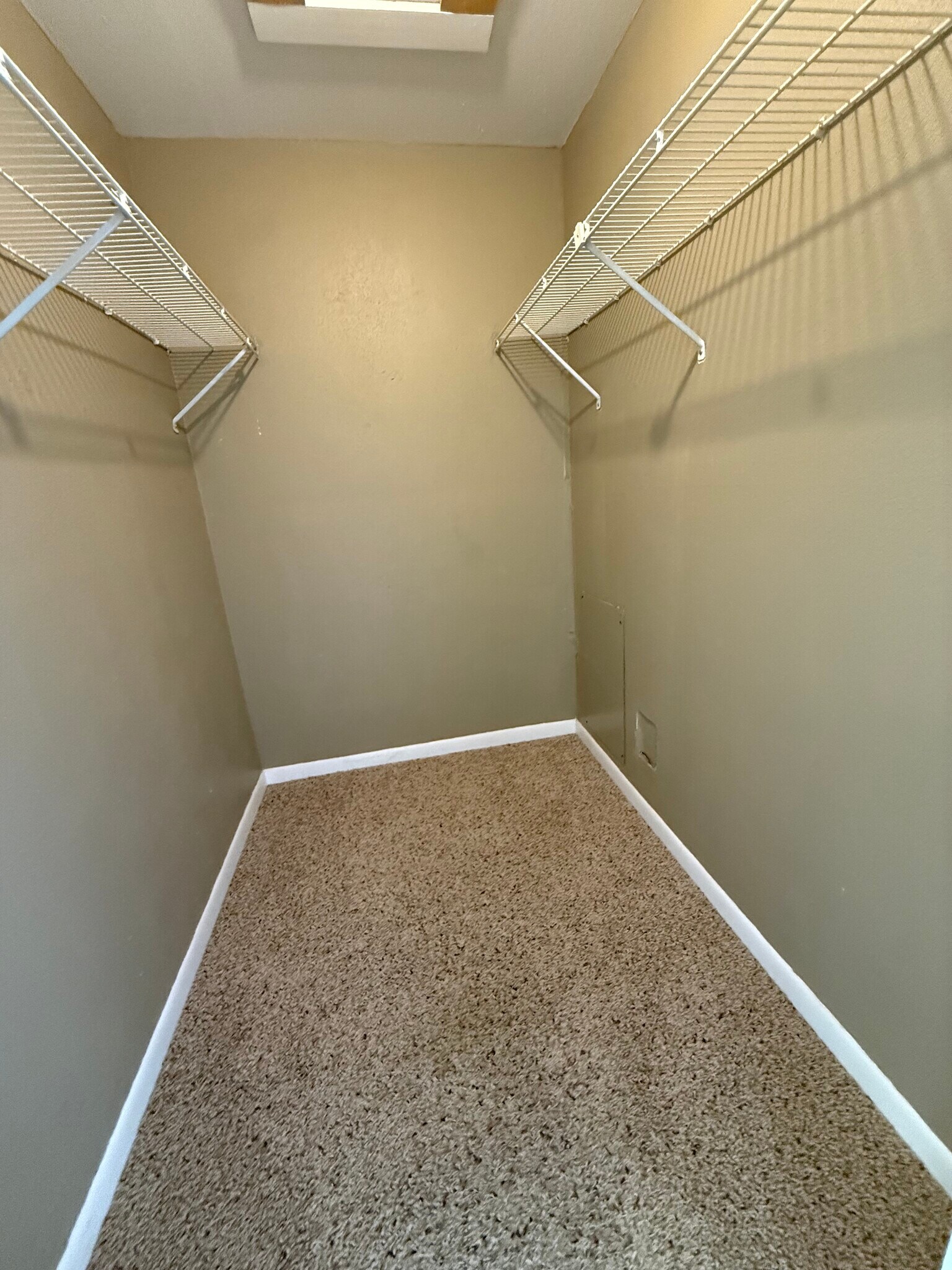 Building Photo - 904 University Oaks Blvd