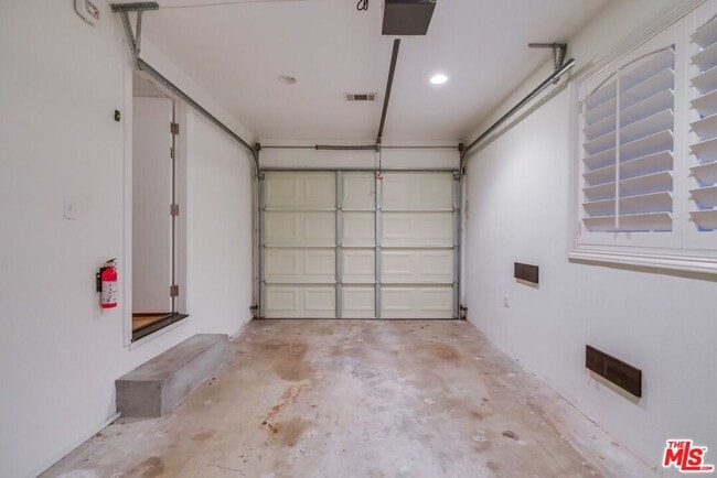 Building Photo - 1328 Linda Rosa Ave