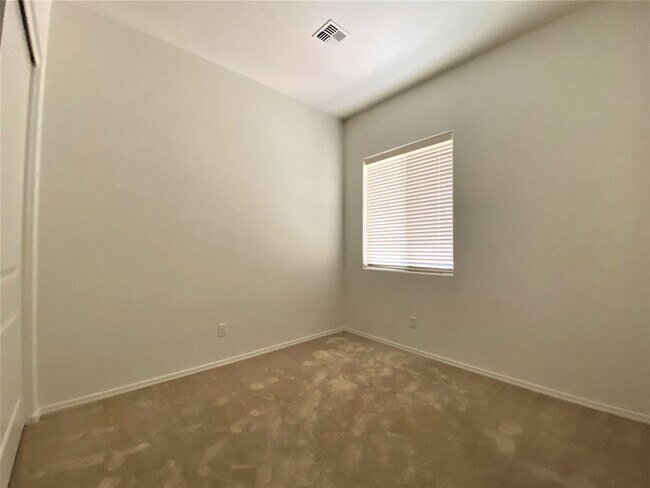 Building Photo - 6209 E Bower Ln