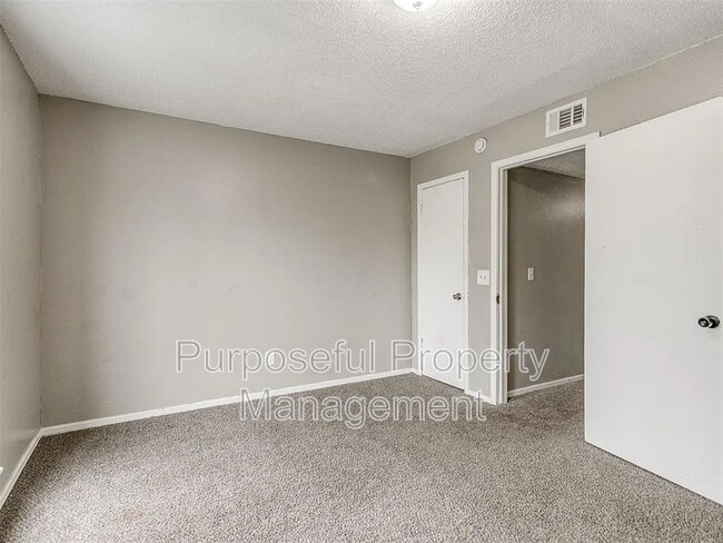 Building Photo - 6814 Lancer Ln