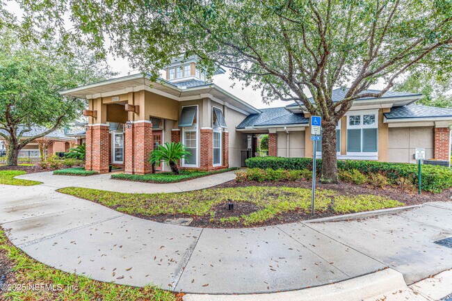 Building Photo - 13362 Stone Pond Dr