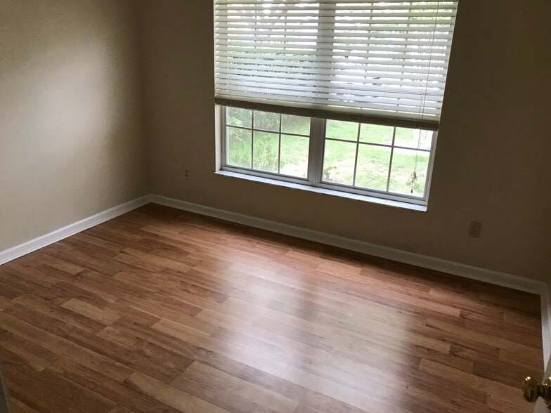 Building Photo - 643 Wechsler Cir