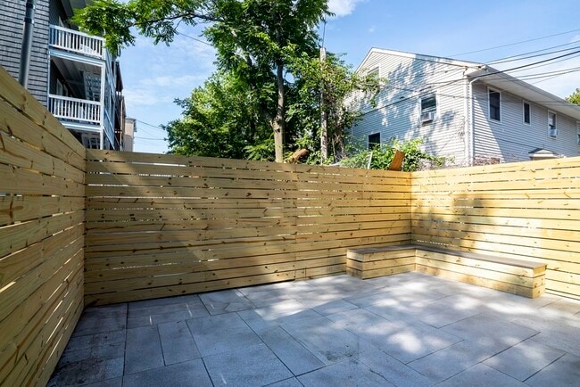 Building Photo - 249 Marion St