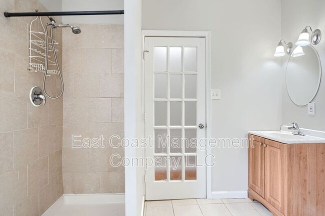 Building Photo - 2204 Ruskin Ave