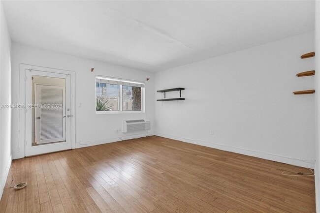 Building Photo - 320 85th St