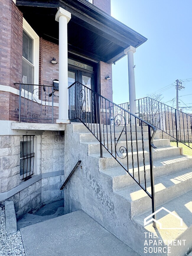 Building Photo - 3539 W Grenshaw St