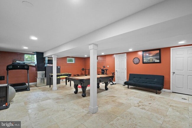Building Photo - 5400 Woodlyn Ct