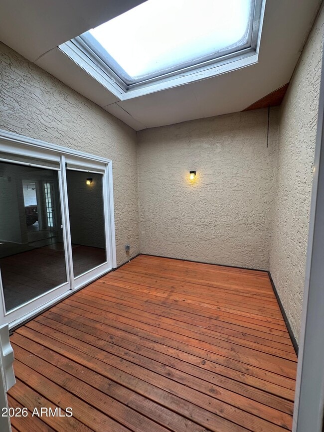 Building Photo - 3029 W Sierra St